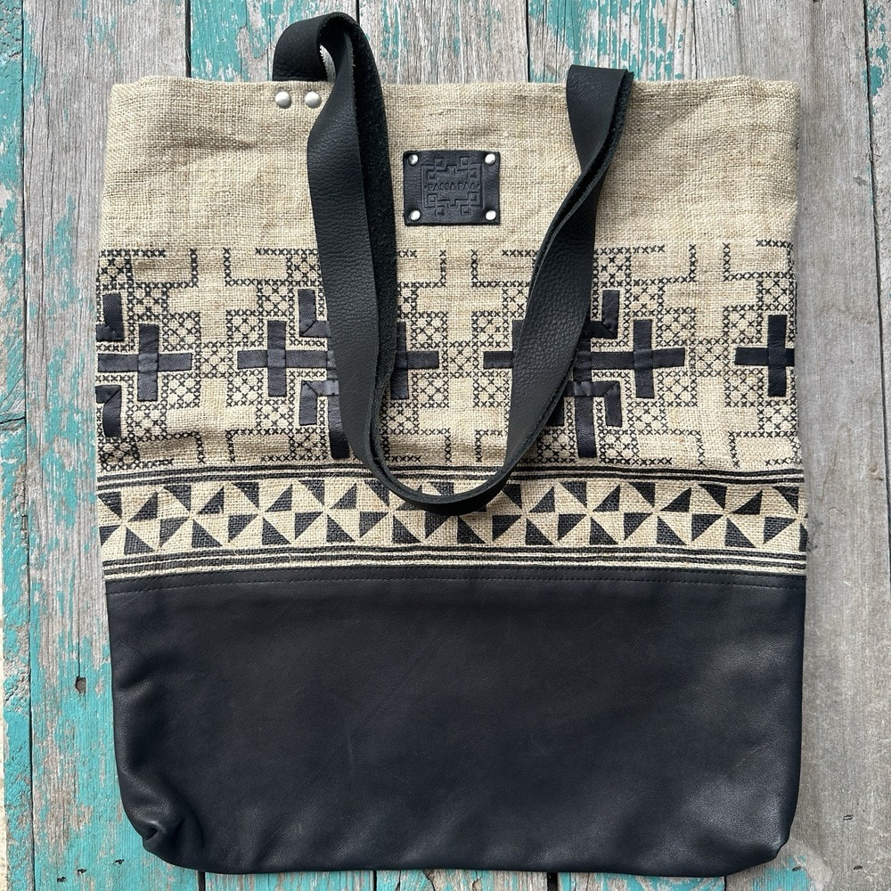 Passa Paa Tote Bag 15 Inch Black Leather Linen Woven Hemp Tan Geometric Pattern